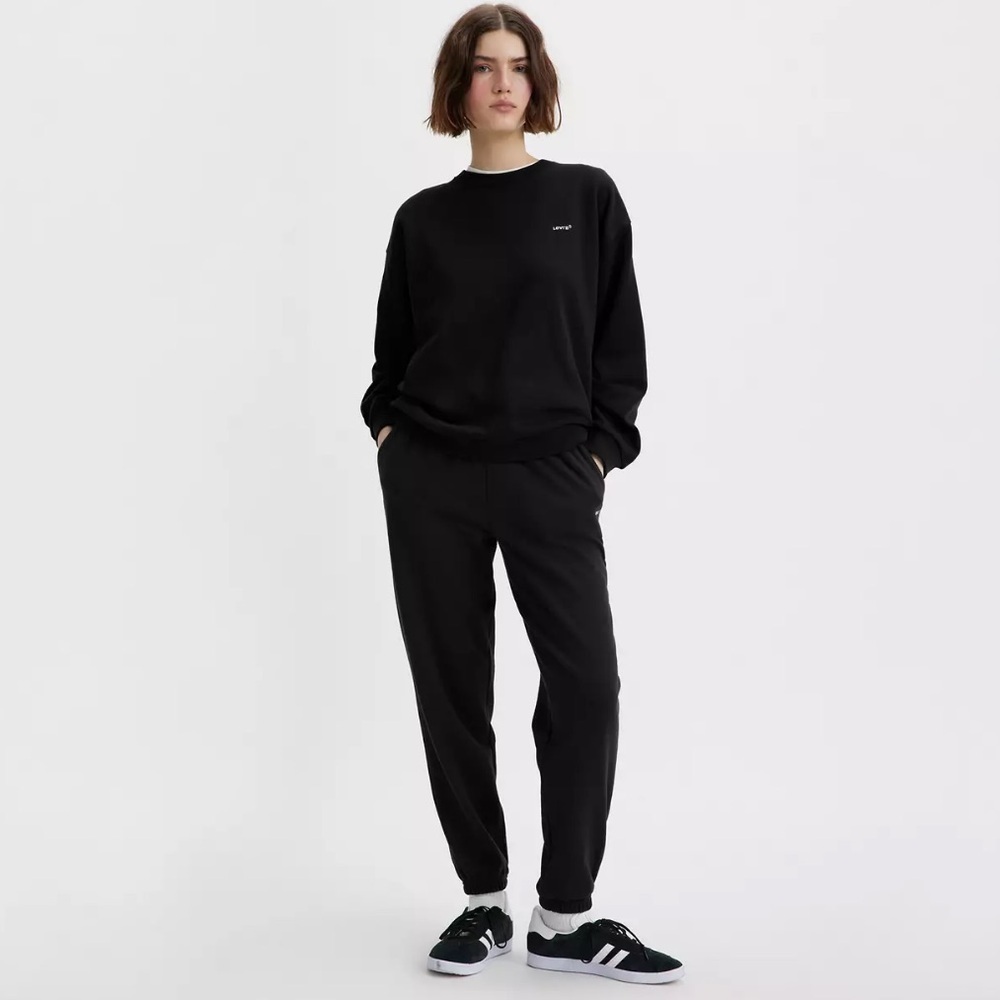 BUNDLE of Levi’s black sweatshirt AND sweatpants